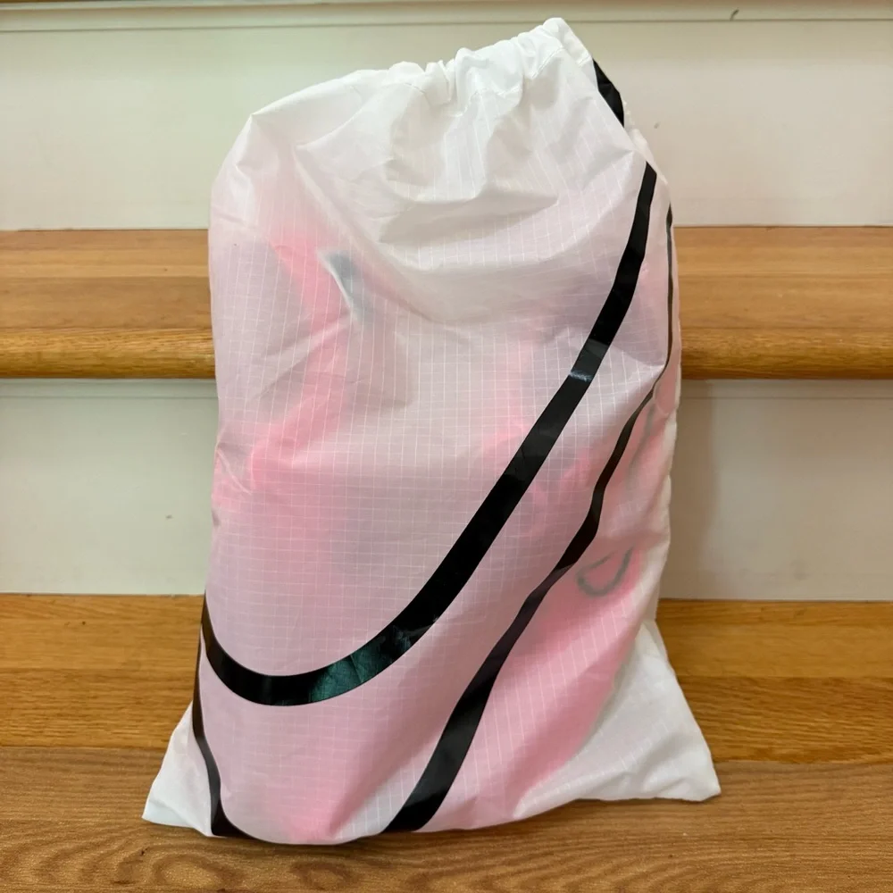 Nike Zoom Mamba 6 Mens 11.5 Hyper Pink Track Shoes DR2733-600 NWT No Spikes